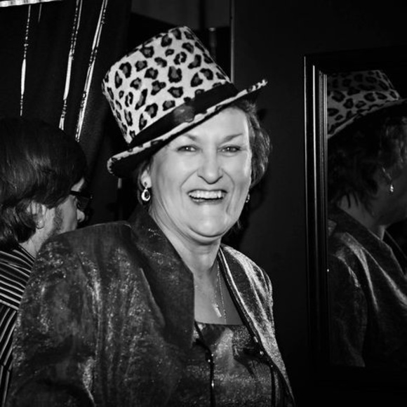 Meet your Posher, Barb - Picture 1 of 1